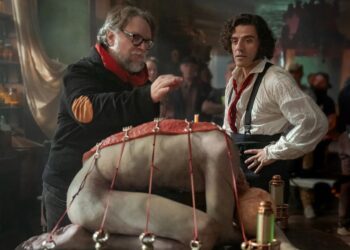 Crean alumnos UAQ escultura monumental para Pulso GNP