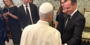 Olegario Vázquez Aldir y el Papa León XIV sostienen encuentro en el Vaticano