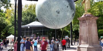 Más de 180 mil personas han ido a la luna, en Querétaro