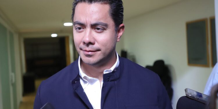 Habrá sanciones contra Edén Muñoz y organizadores de concierto en Querétaro