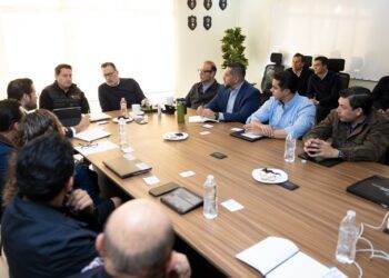 Se reúne Gobernador con responsables del proyecto del Tren México – Querétaro