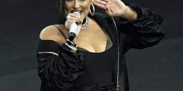 Crean alumnos UAQ escultura monumental para Pulso GNP