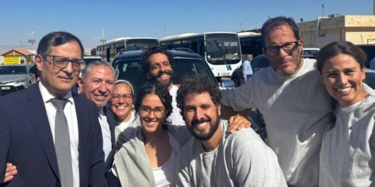 Salen de Israel los seis mexicanos que formaban parte de Flotilla Global Sumud