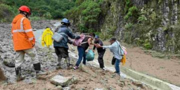Suman 76 muertos y 39 desaparecidos por fuertes lluvias en cinco estados