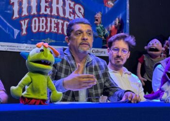 Signan convenio UAQ con La Gaviota Espacio Teatral