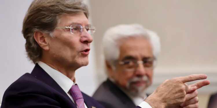 De la Madrid en Querétaro: de la reflexión local al desafío nacional