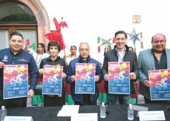 Presentan el Gallo Monumental