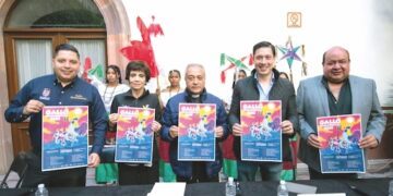 Presentan el Gallo Monumental