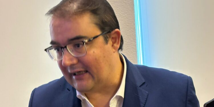 Adelantados le hacen daño a Querétaro: Memo Vega 