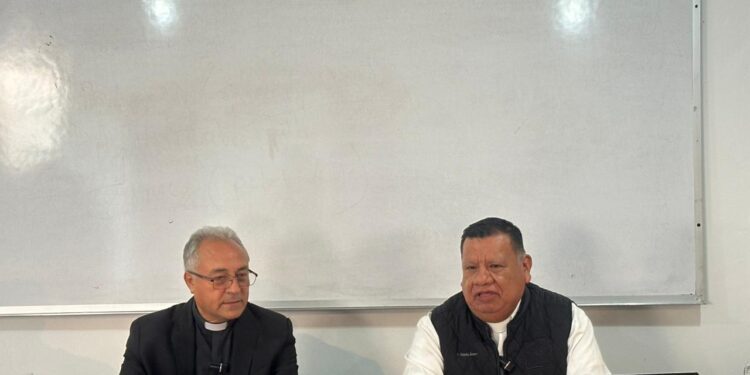 Sigue en proceso renuncia del obispo Fidencio López Plaza