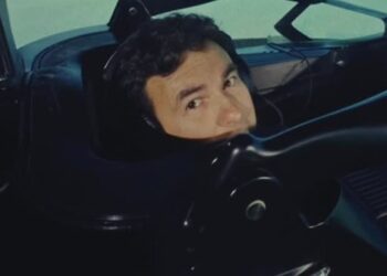 Toma Cadillac nota de pedidos de Checo en el simulador