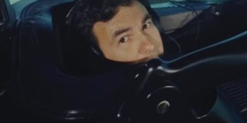 Toma Cadillac nota de pedidos de Checo en el simulador