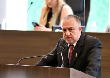 Critica Sinuhé Pidragil aumento de recursos a partidos políticos