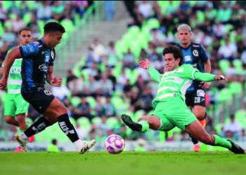 Gallos Blancos sufre dolorosa derrota ante Santos Laguna