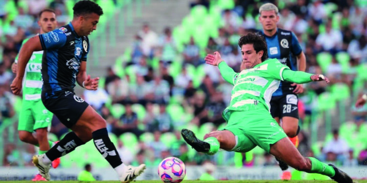 Gallos Blancos sufre dolorosa derrota ante Santos Laguna