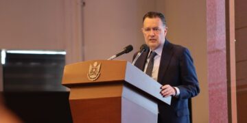 Kuri respalda sanción a Edén Muñoz por incumplir decreto contra apología del delito