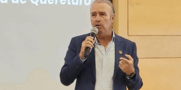 Mantiene el AIQ sus vuelos a EU: Del Prete