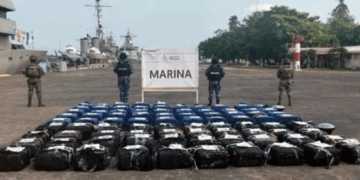 Aseguran 2.5 toneladas de cocaína frente a costas de Michoacán