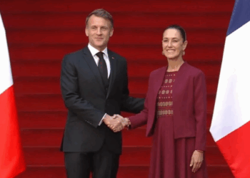 Se reúnen Sheinbaum y Macron en Palacio Nacional