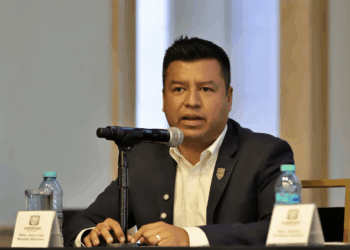 Encabeza Felifer Macías la Carrera Nocturna CGV