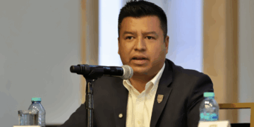 Encabeza Felifer Macías la Carrera Nocturna CGV