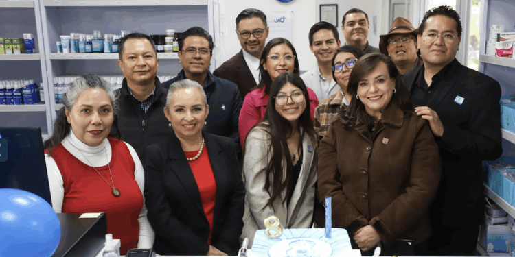 FarmaUAQ: 8 años comprometida con la salud de la población