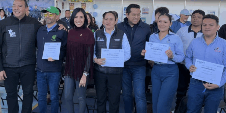 Celebran feria del empleo