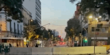 Colocan bloques y refuerzan vallas previo a marcha Z