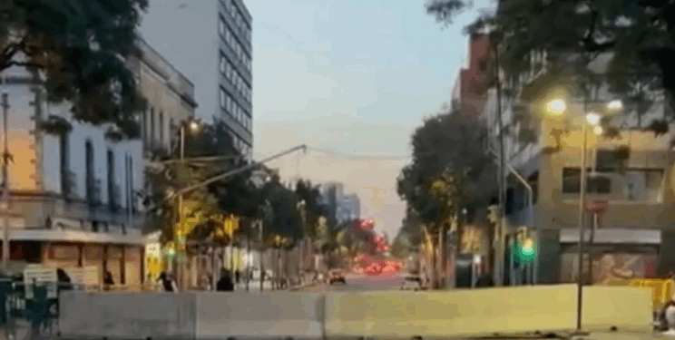 Colocan bloques y refuerzan vallas previo a marcha Z