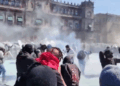 Se registran enfrentamientos en el Zócalo