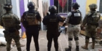 Marina detiene a 54 personas en Colima y asegura droga y armas