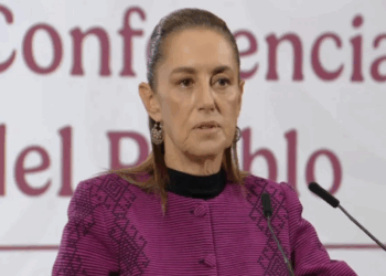 Admite Sheinbaum que huachicol es un riesgo para ventas de Pemex 