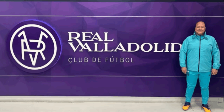 Enrique Alfaro es auxiliar técnico del Valladolid en España