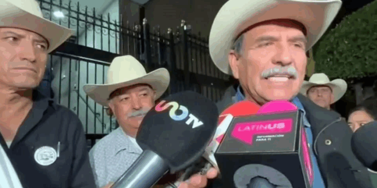 Reanudan negociación en Segob con campesinos