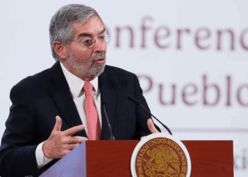 Juan Ramón de la Fuente solicita licencia para someterse a cirugía