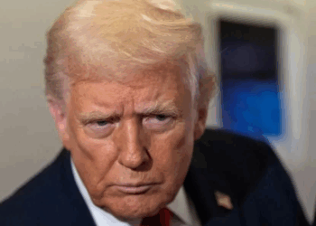 Pide Trump considerar cerrado espacio aéreo de Venezuela