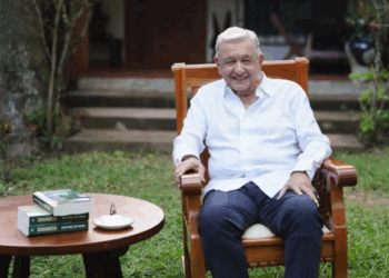 Reaparece AMLO con anuncio de nuevo libro 