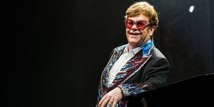Sufre Elton John el deterioro de visión