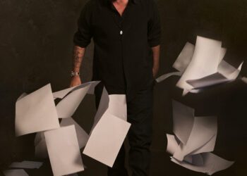 Anuncia disco y  gira internacional