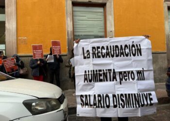 Paro de labores en el SAT de Querétaro