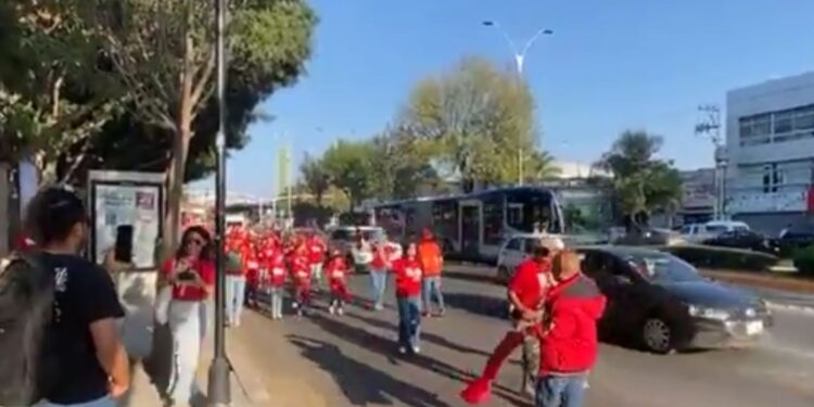 Realizan recorrido religioso por Av. Constituyentes