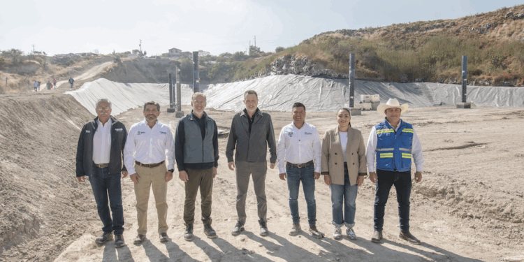 Supervisa avance en la tercera celda del relleno sanitario de Huimilpan