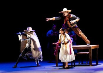 Debuta CFUAQ en el Teatro Esperanza Iris