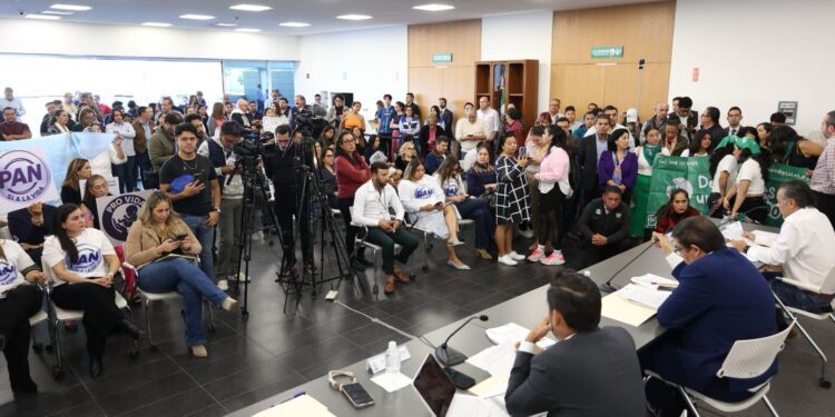 Rechaza el aborto 65%:Memo Vega