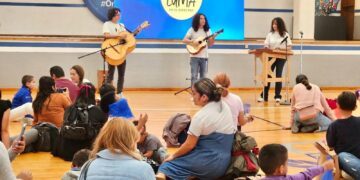 Promueve USEBEQ inclusión de estudiantes autistas a través del arte