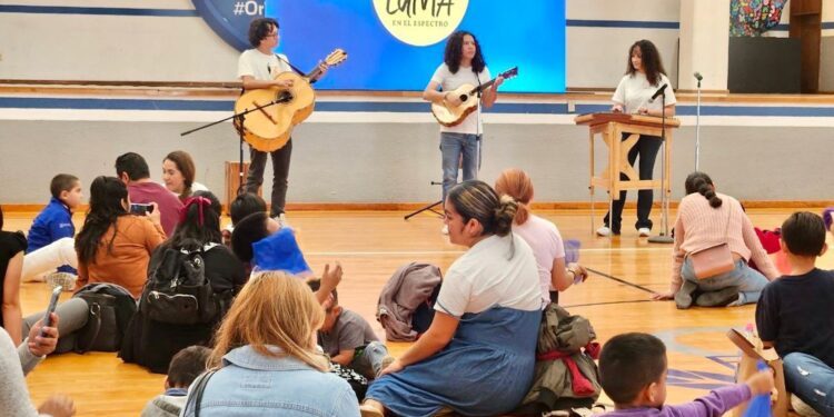 Promueve USEBEQ inclusión de estudiantes autistas a través del arte