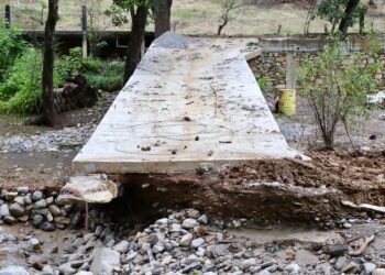 Inician trabajos de reconstrucción en caminos de la Sierra Gorda queretana