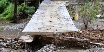 Inician trabajos de reconstrucción en caminos de la Sierra Gorda queretana