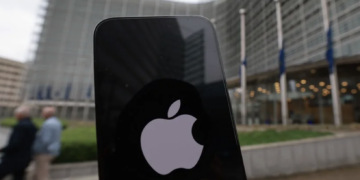 Antimonopolio de Italia multa a Apple