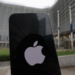 Antimonopolio de Italia multa a Apple